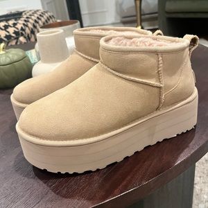 UGG ultra mini platform boot